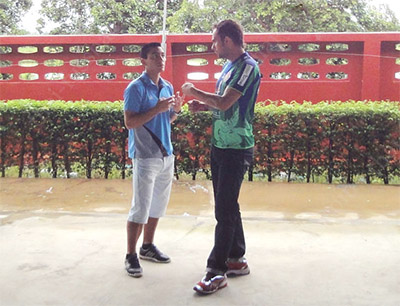 Gaston Gonzales and Arlindo chatting Gaston Gonzales and Arlindo