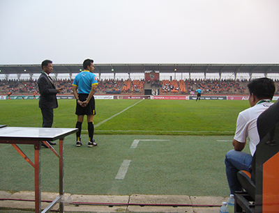Waiting for the kick-off Waiting for the kick-off