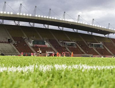 Auftaktkracher im Thammasat Thammasat Stadium
