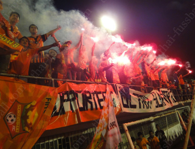 Heiße Atmosphäre erwartet die Auswärtsfans in Sukhothai Sukhothai Fans
